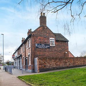 Oyo Tamworth Arms Boutique Pub & Hotel